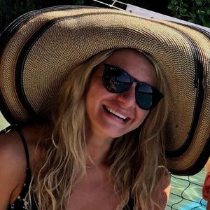 Meet your Posher, Brooke